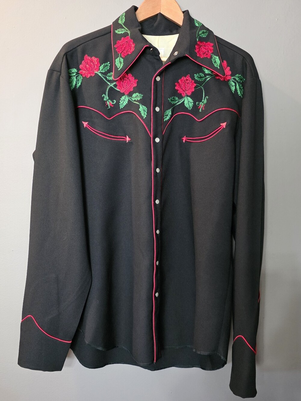 Vintage Western Black With Rose Embroidery Pearl Snap Button Up Ranchy Mens L